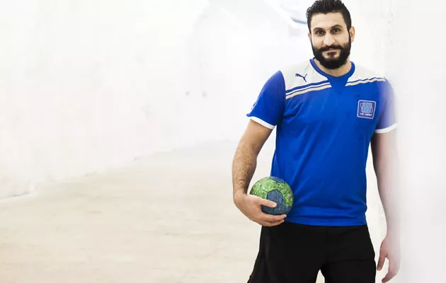 Kotiliesi, Onnen hetket-juttu, pakolaisena Suomeen tullut Ali Aneed, käsipalloilija Irakista