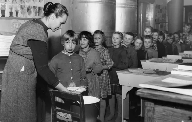 Kouluruokailua on järjestetty vuodesta 1948 asti