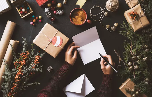 Joulun oikeinkirjoitusvinkeistä on hyötyä joulukortteja kirjoittaessa.