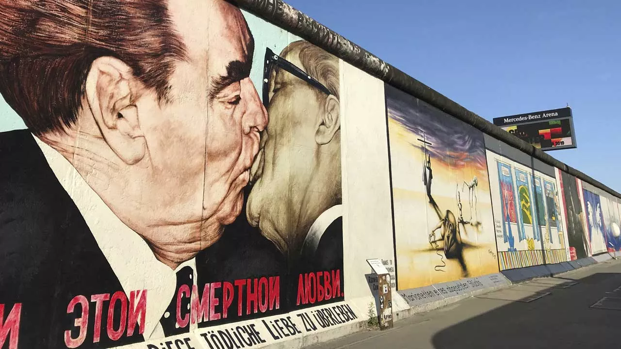 Berliinin muurin murtumisesta 30 vuotta