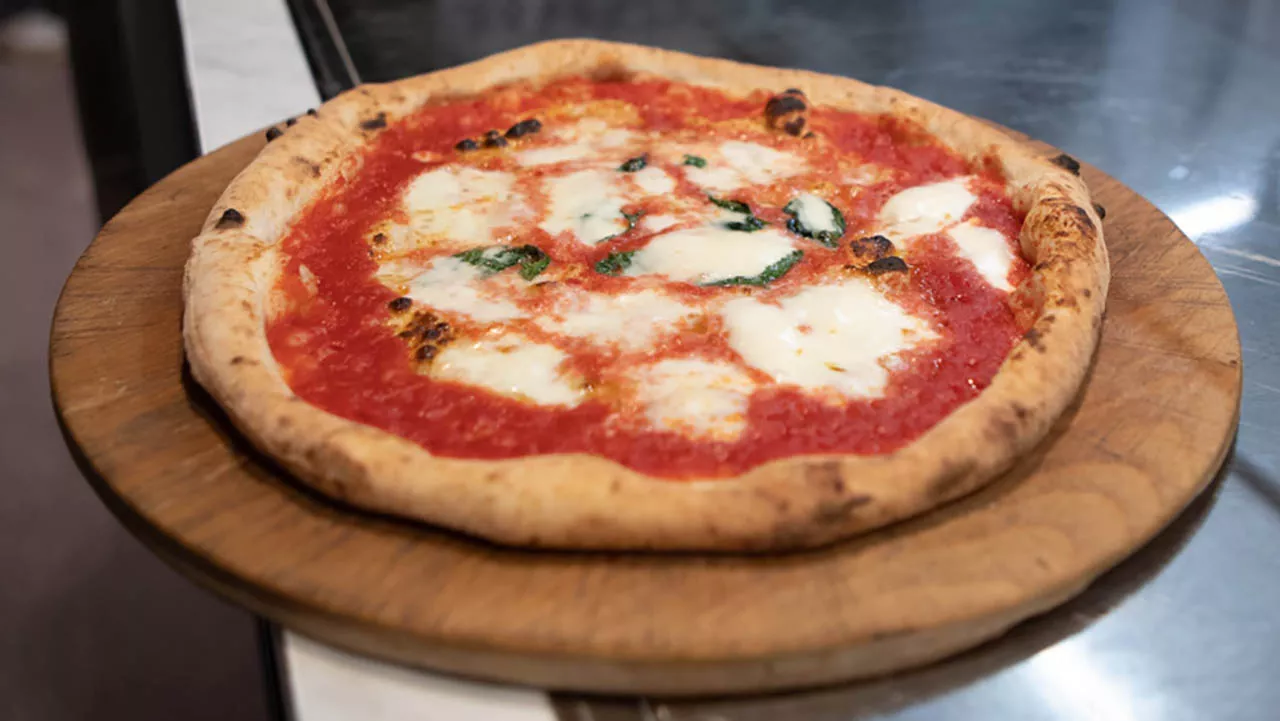 Pizzeria Via Tribunali pizzakokki paljastaa täydellisen pizzan salat.