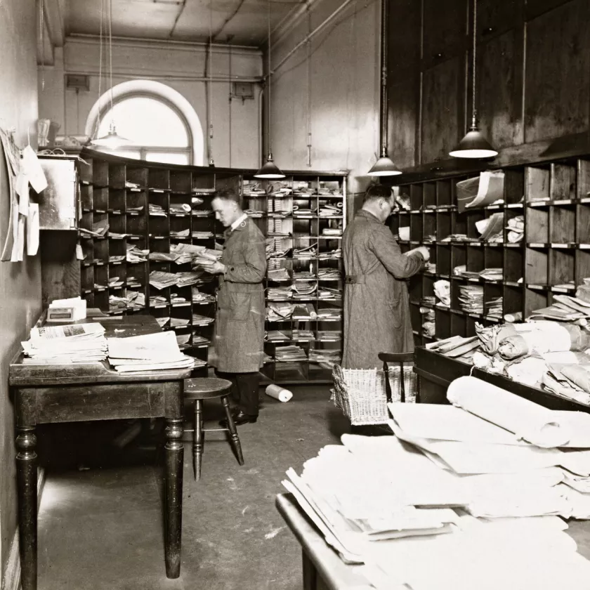 1920-luvulla posti lajiteltiin käsin.