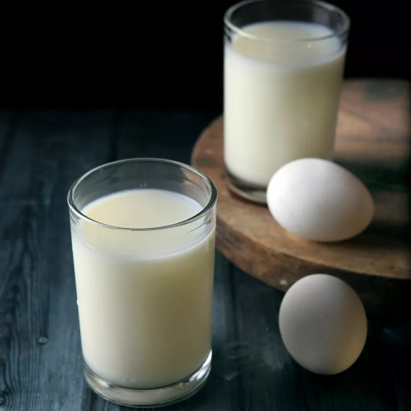 Koliini: hyviä koliinin lähteitä ovat muun muassa maitotuotteet ja kananmunat