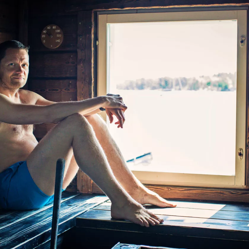 Parhaimmillaan Janne Orava on saunonut kolme kertaa samana päivänä: aamulla, päivällä ja illalla.