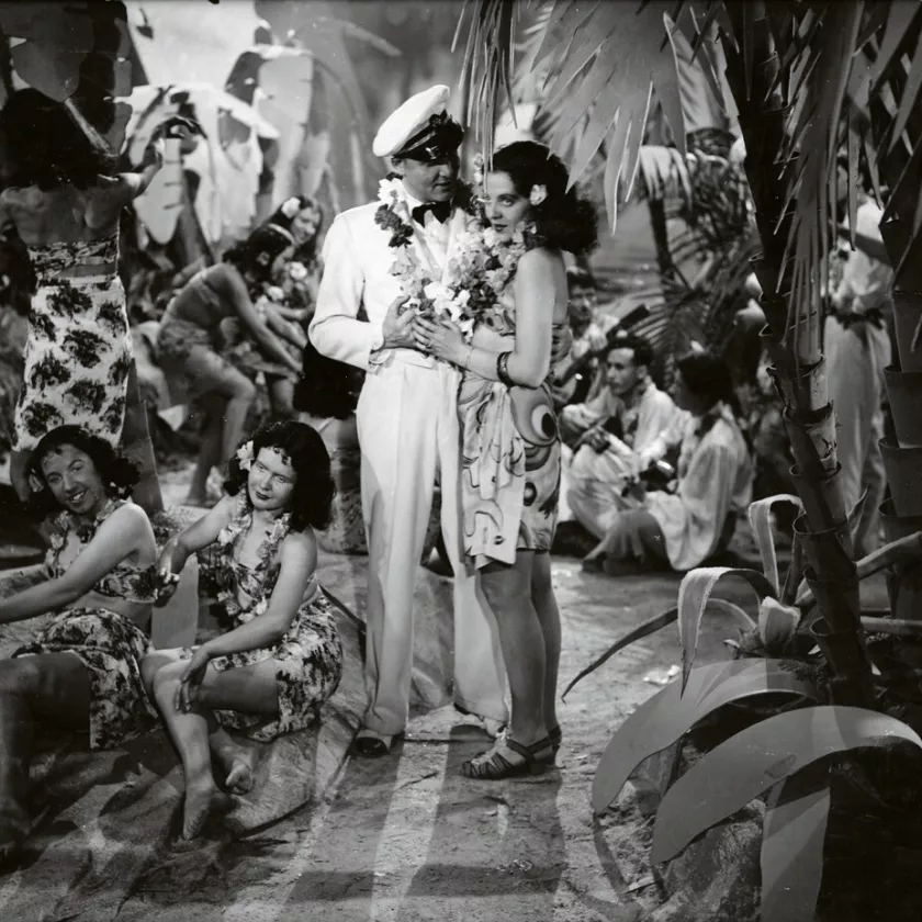 Niin se on poijaat! (1942), jossa tunnetuin Havaiji-kappale Aloha oe/Hyvästi jää esitettiin meillä ensimmäisen kerran.