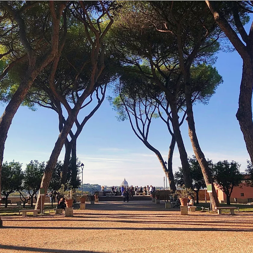 Giardino degli Arancin puistosta on hieno näkymä yli kaupungin, Pietarinkirkkoon asti.