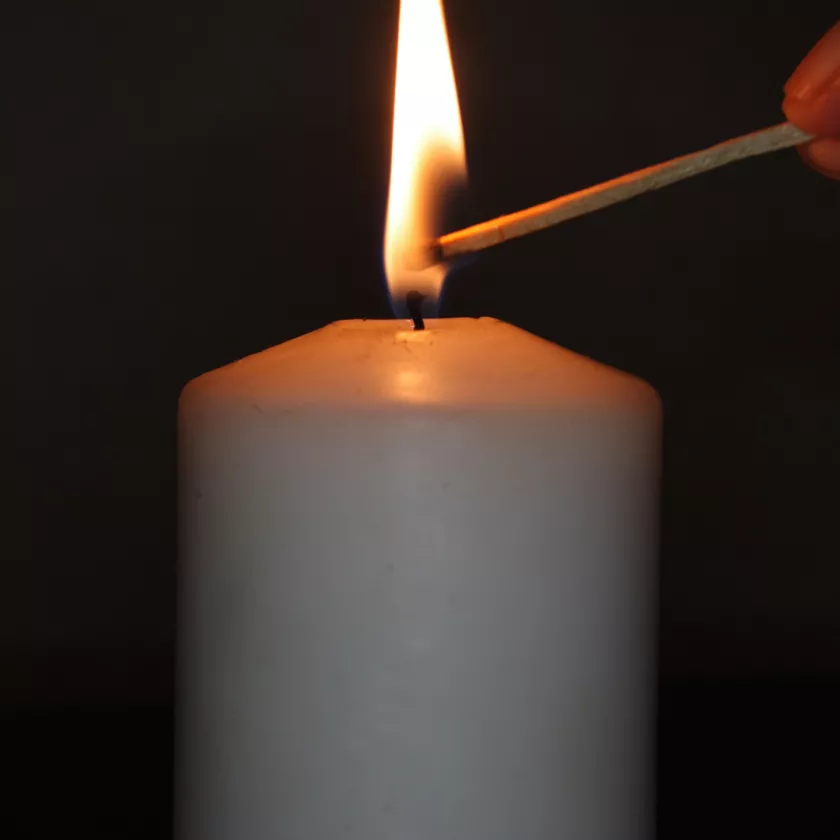 Kynttilän polttaminen