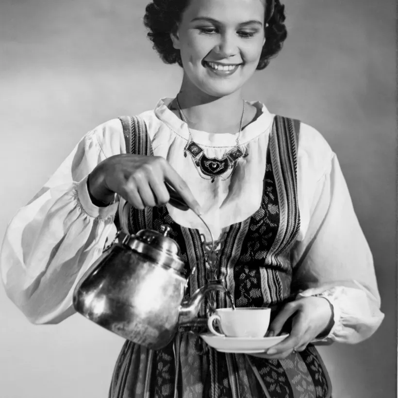 Suomen ensimmäinen Paula-tyttö Sinikka Kekki vuonna 1950.