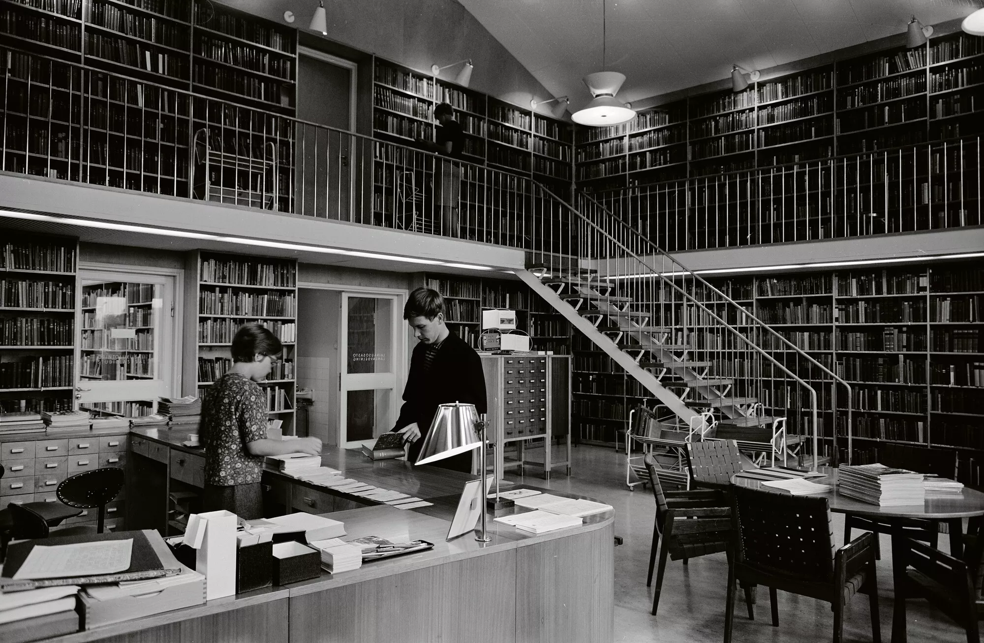 Lauttasaaren tyylikäs kirjasto, 1965.