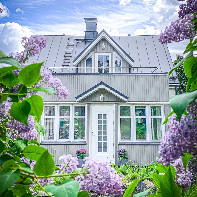 Suomen kaunein koti 2023 kuvattuna ulkoa.