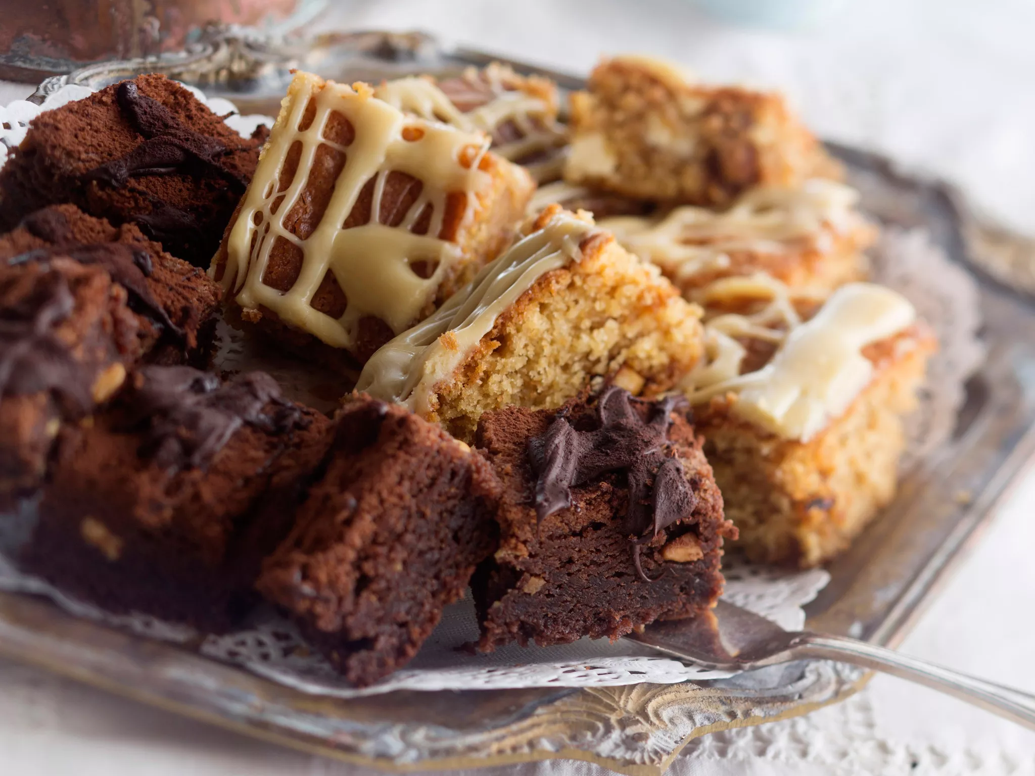 Browniet ovat suklaaleivonnaisten klassikkoja.