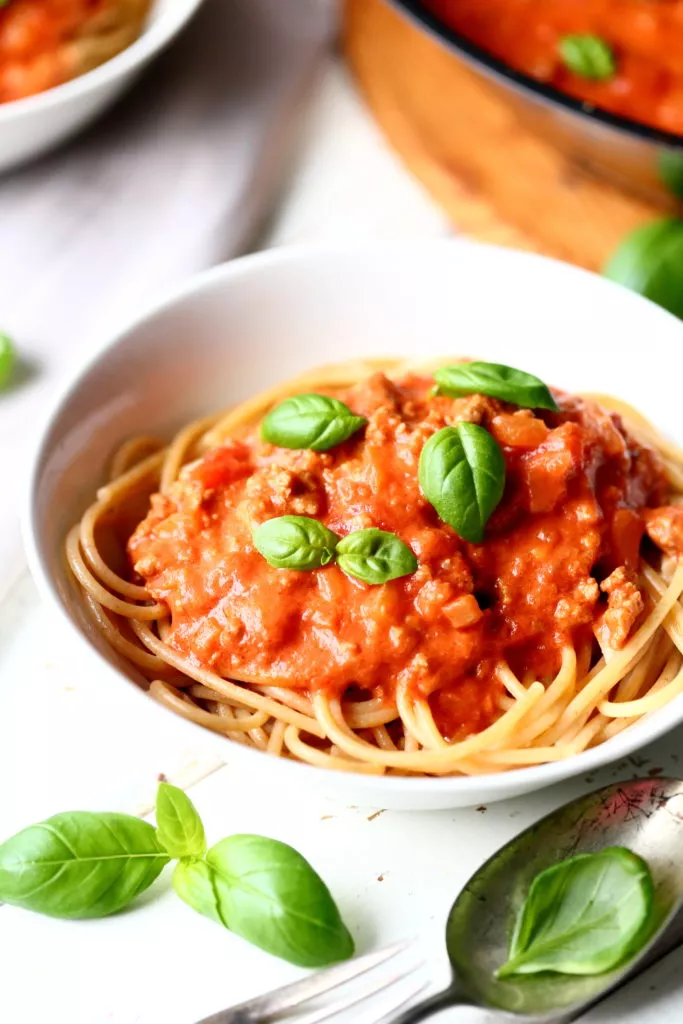Arkiruokavinkki: Tomaattinen jauhelihakastike ja spagettia - Suklaapossu