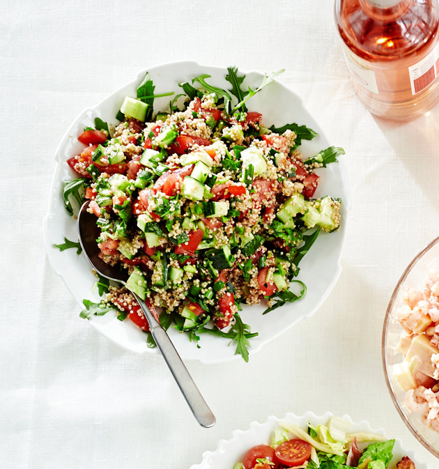 Kvinoan valmistus on tarkkaa hommaa. Valmista siitä ihana salaatti.