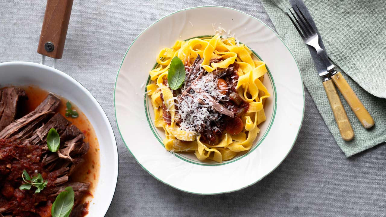 Ragù napoletano eli ragù di carne - katso ihana pastaresepti! 