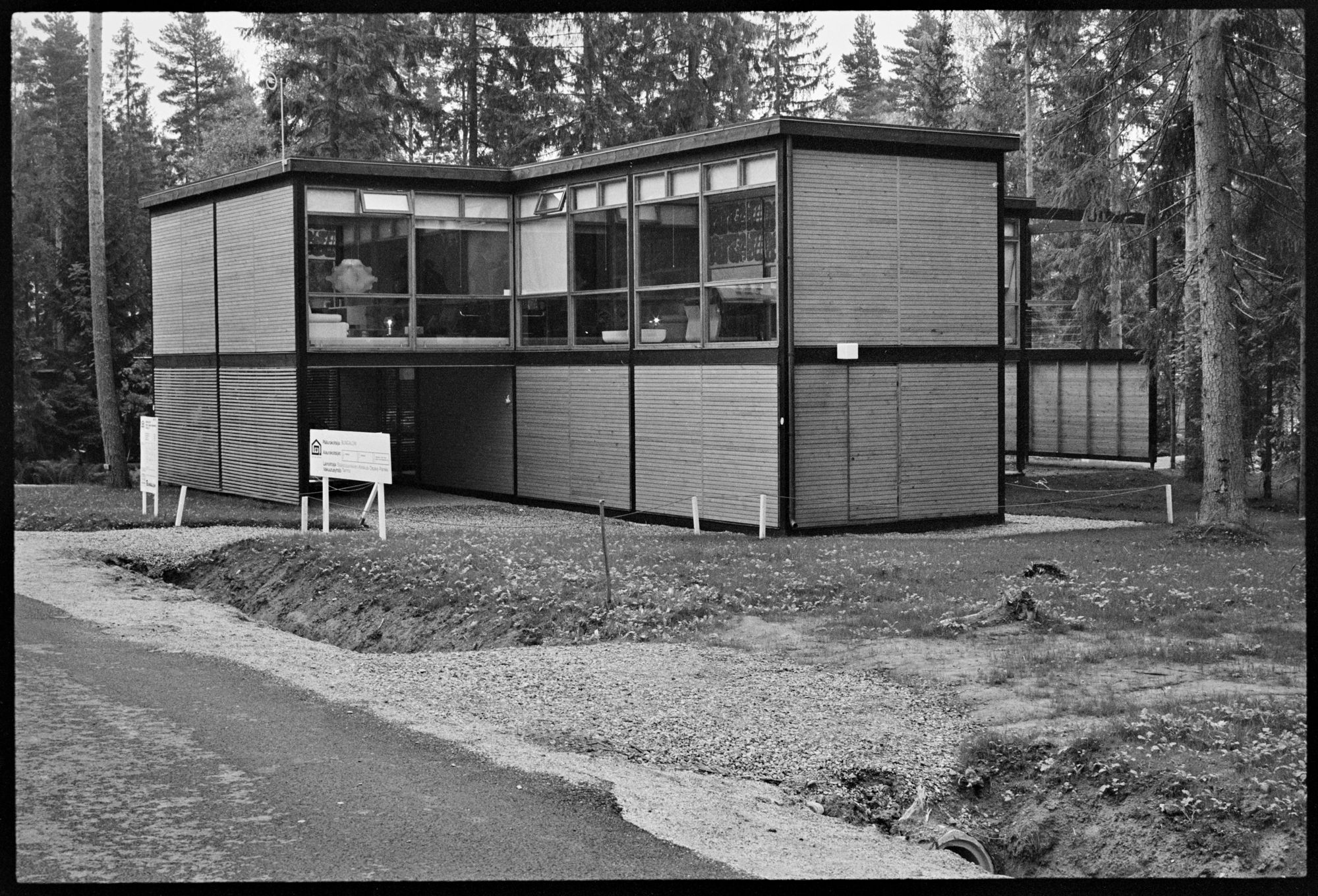 Bungalow-talotyyppi oli uusinta uutta ensimmäisillä asuntomessuilla Tuusulan Lahelassa 1970. 