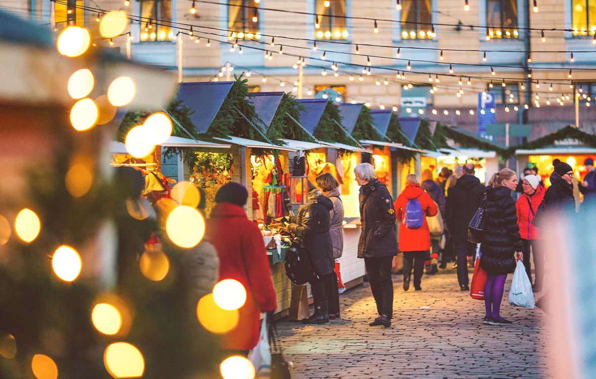 Joulukaupat ja -markkinat ovat oivia paikkoja tehdä löytöjä pukin konttiin. Listasimme vuoden 2021 ihanimmat joulukauppat ja -markkinat Helsingissä.
