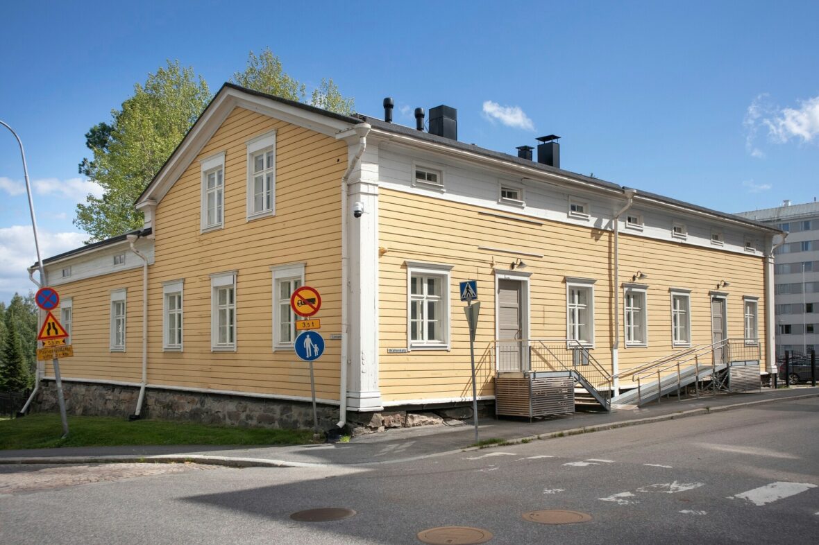 Piirilääkäri Samuel Roosin vuonna 1830 rakennuttama talo on Kajaanin toiseksi vanhin säilynyt rakennus.