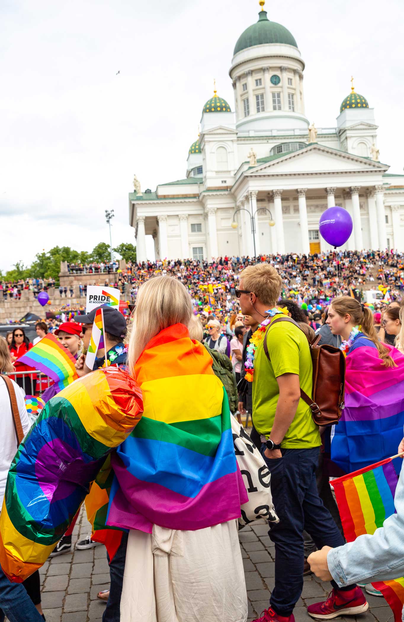 Helsinki Pride Senaatintorilla vuonna 2019.