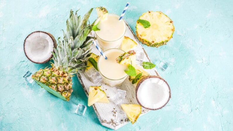 Käärijä-juoman huuma ei ole laantunut – näin teet ananakselle ja kookokselle maistuvan hittidrinkin kolmella eri tyylillä
